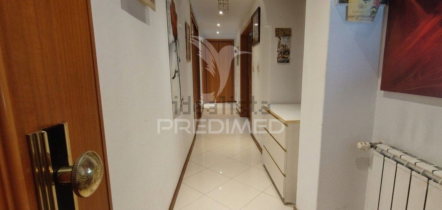 公寓 t2出售在Santo António dos Cavaleiros e Frielas - 过道