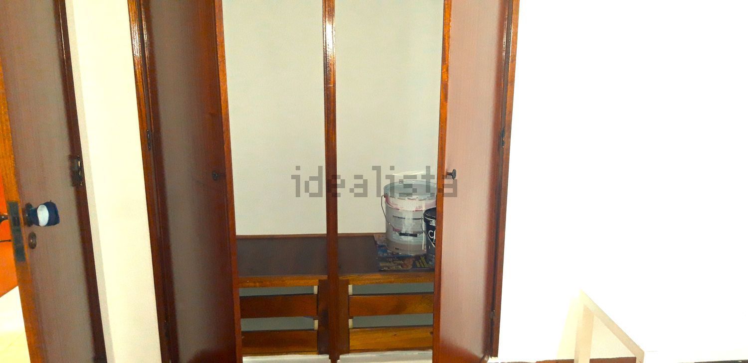 出租房间在Rua Ferreira de Castro, 9 - 卧室