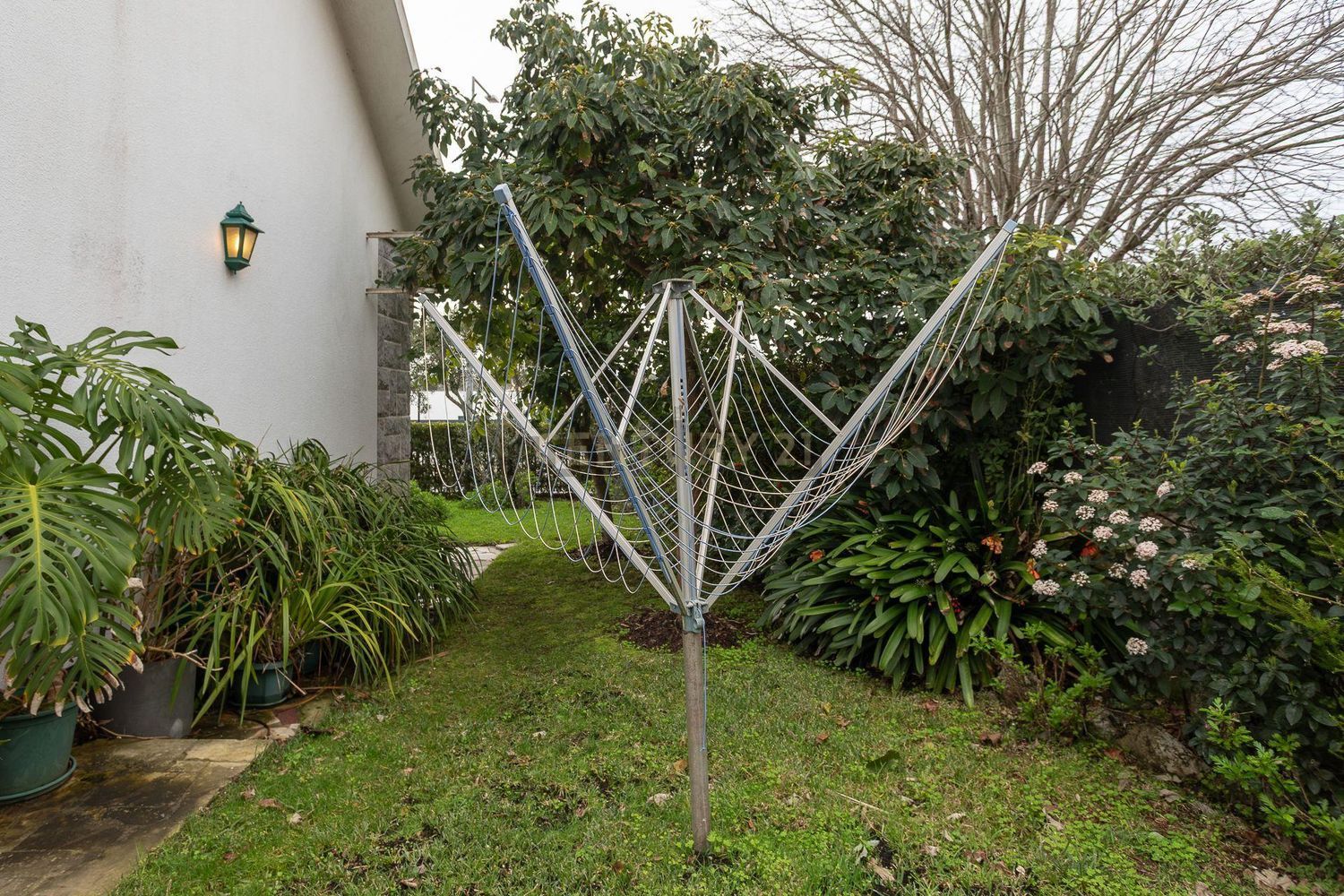 小楼房或独栋别墅出售在Cobre - 花园