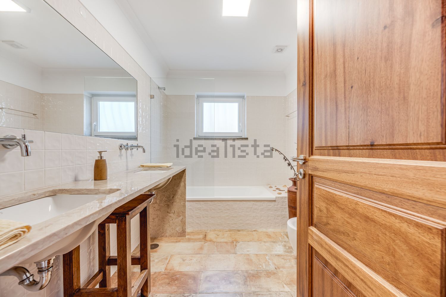 小楼房或独栋别墅出售在Caminho do Rio Touro - 卫生间