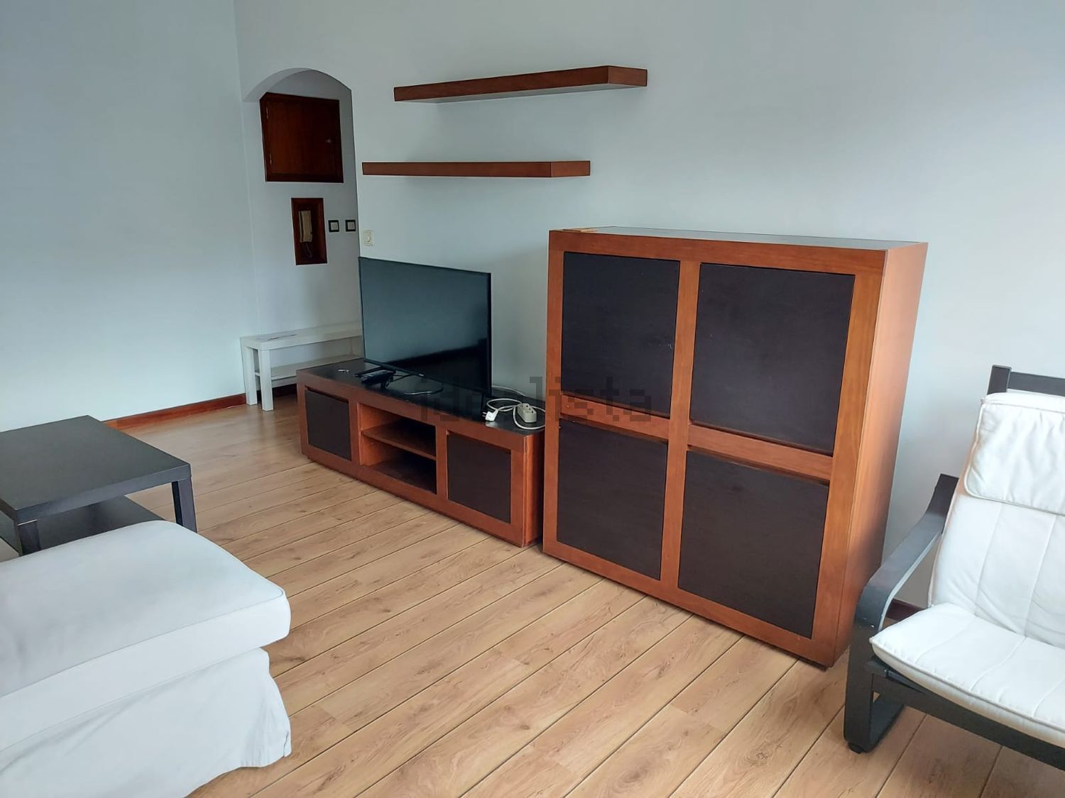 出租公寓 t2在Praça Infante Dom Duarte, 5 - 客厅