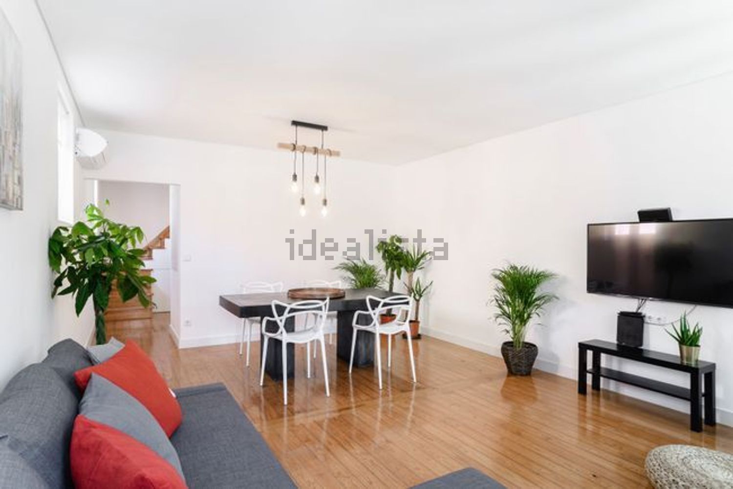 公寓 t2出售在Rua do Poço dos Negros - 客厅