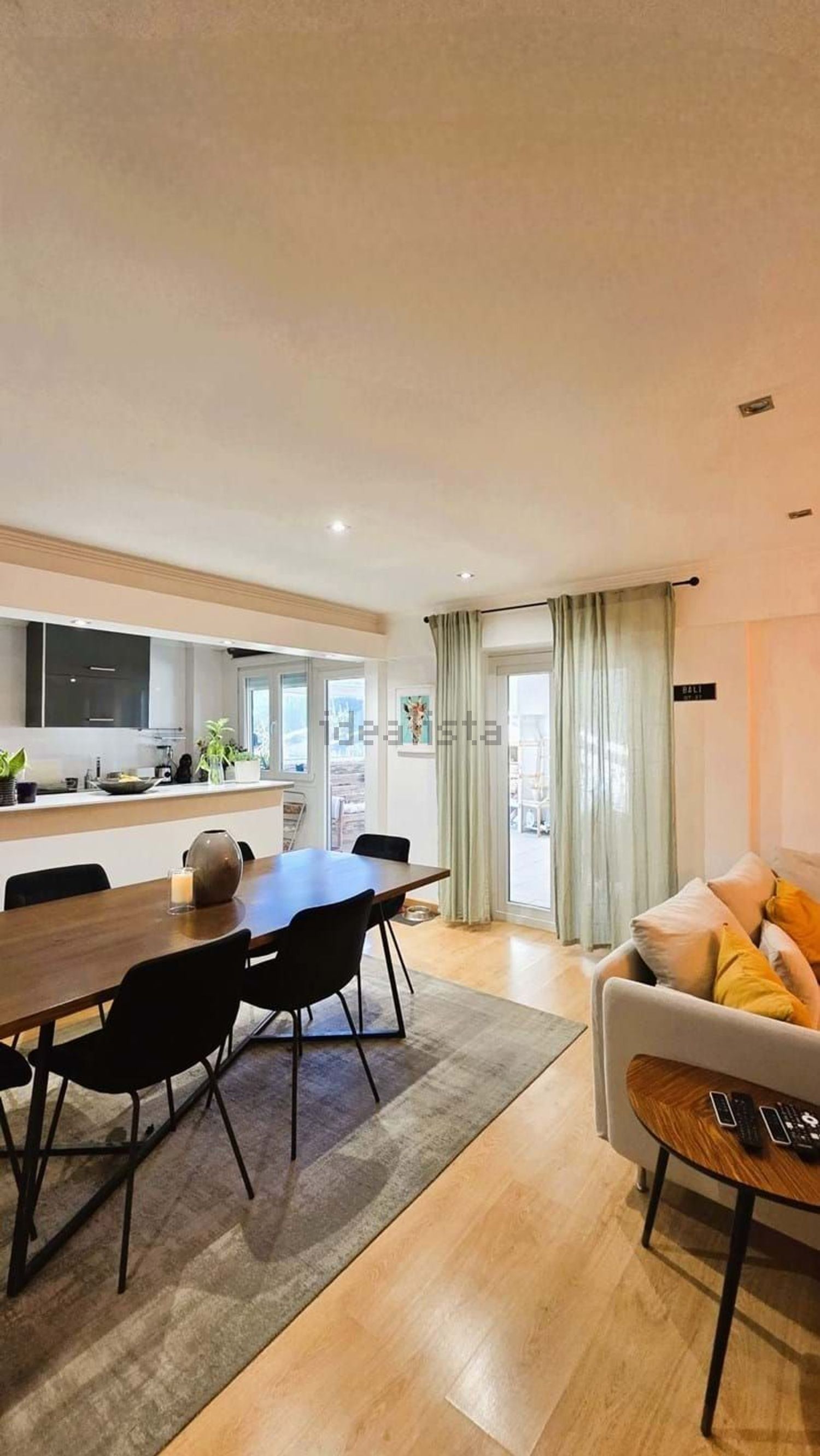 公寓 t2出售在Rua Aura Abranches - 客厅