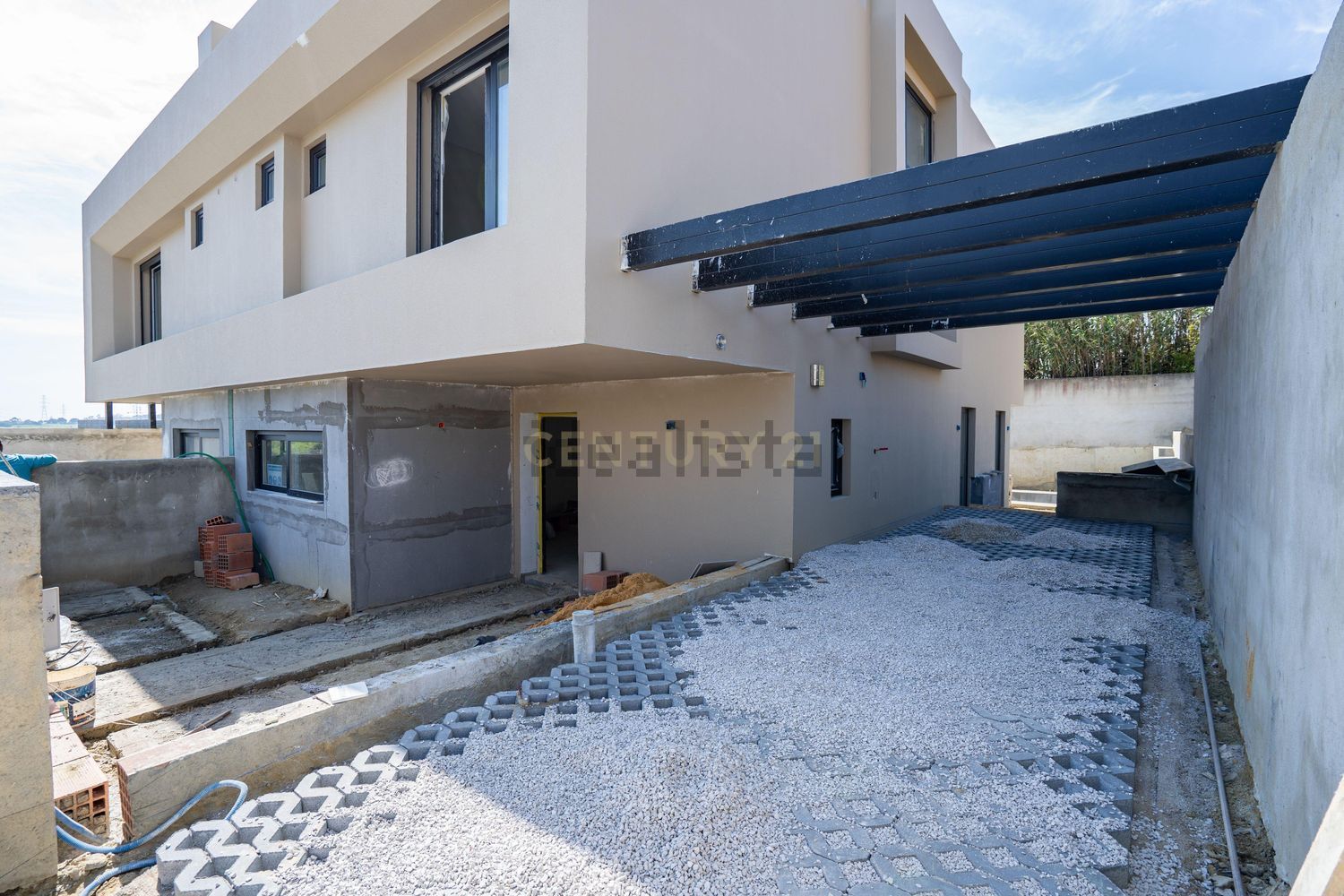 小楼房或独栋别墅出售在Rua Capitão Salgueiro Maia - 外立面