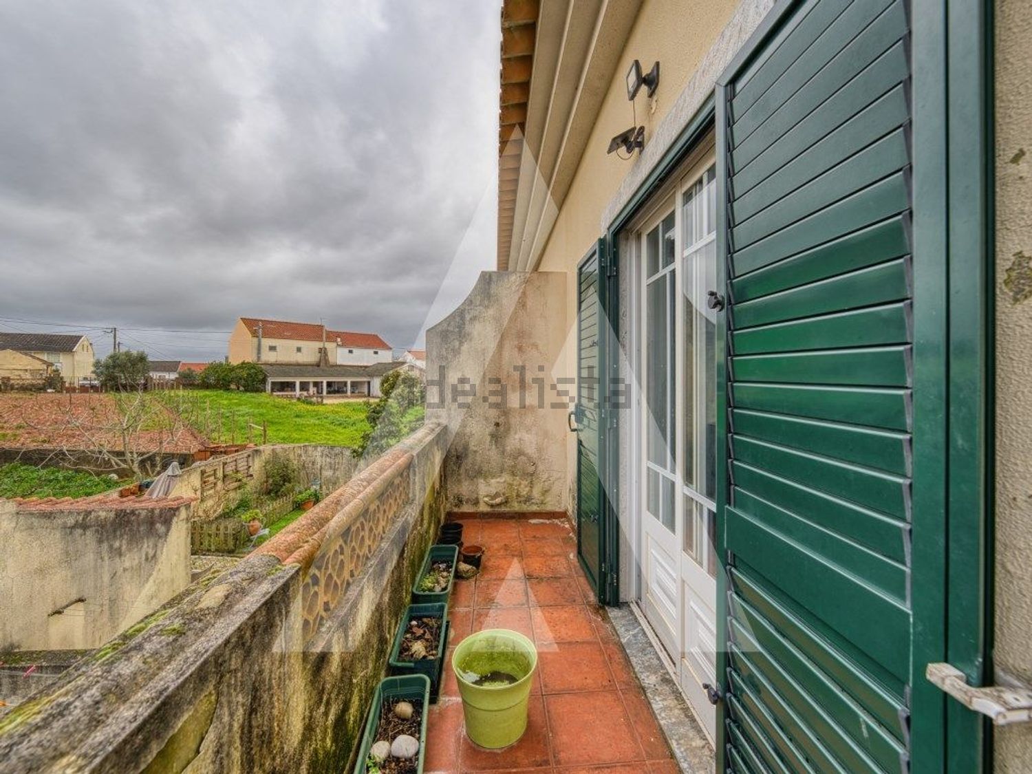 小楼房或独栋别墅出售在Lamas e Cercal - 阳台