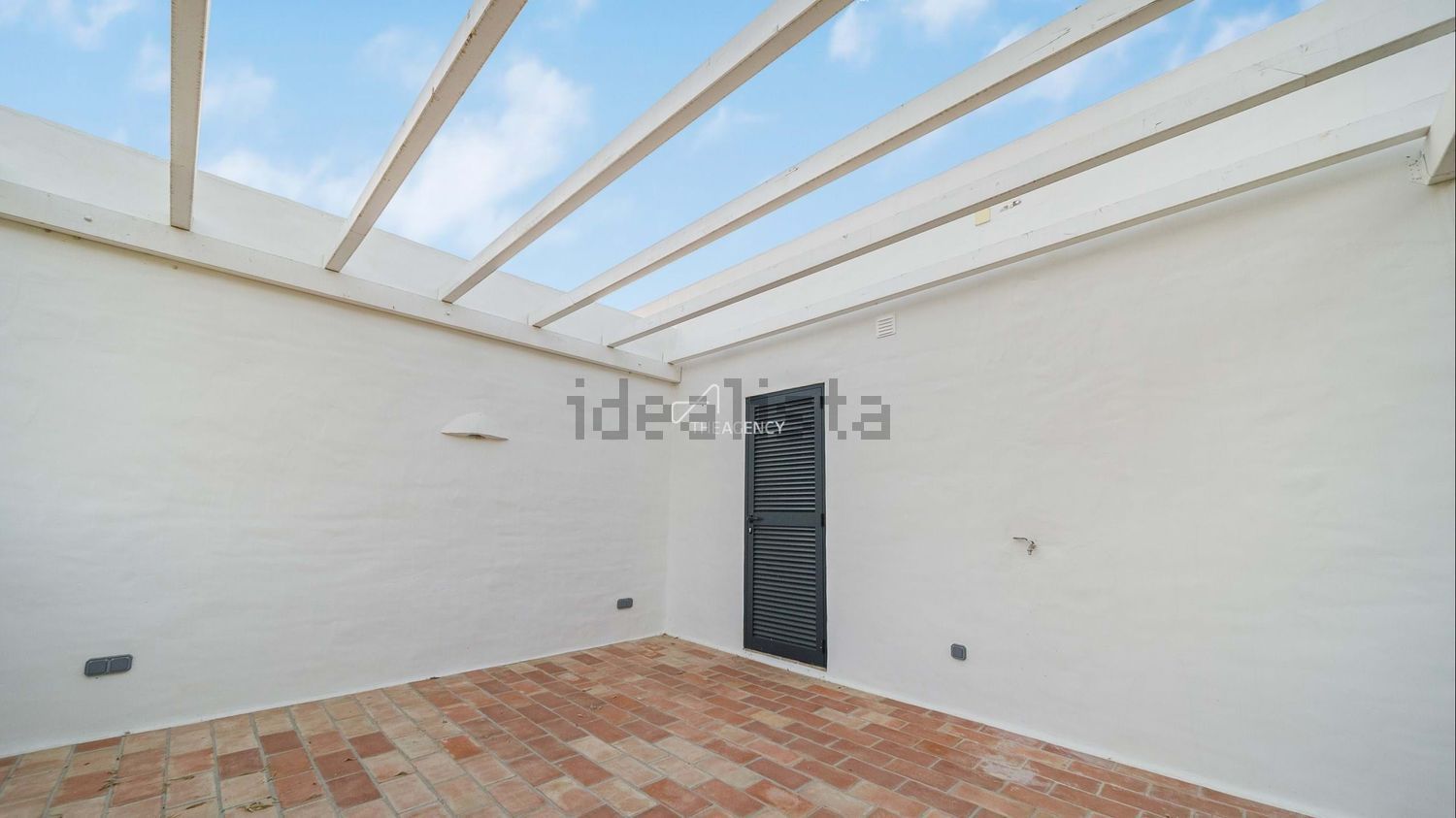 双拼别墅出售在Bairro da Quintinha - 阳台