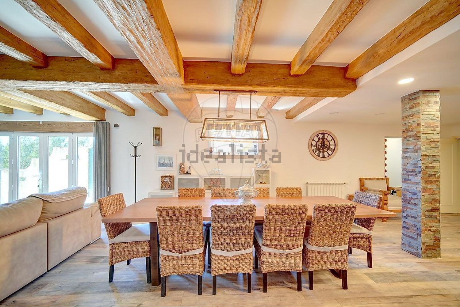 小楼房或独栋别墅出售在São Quintino - 客厅