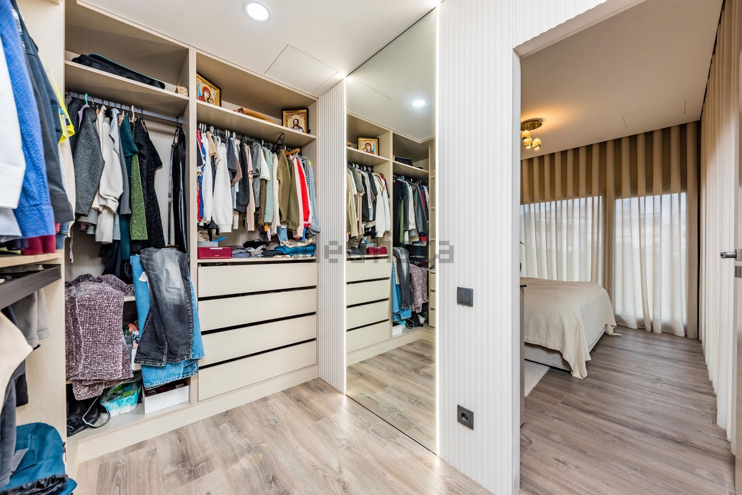 双拼别墅出售在Ramada e Caneças - 试衣间