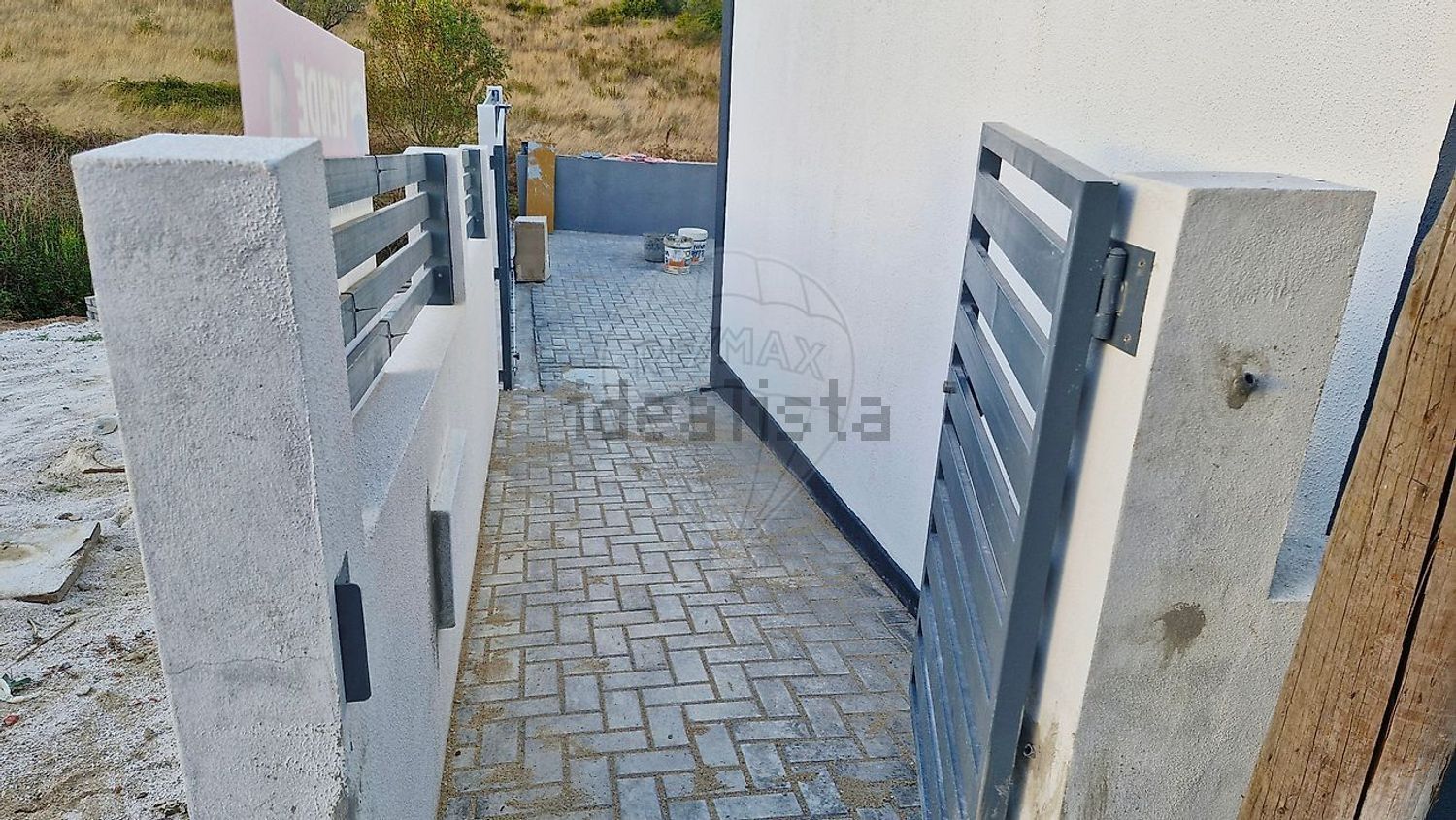 小楼房或独栋别墅出售N116 - 阳台