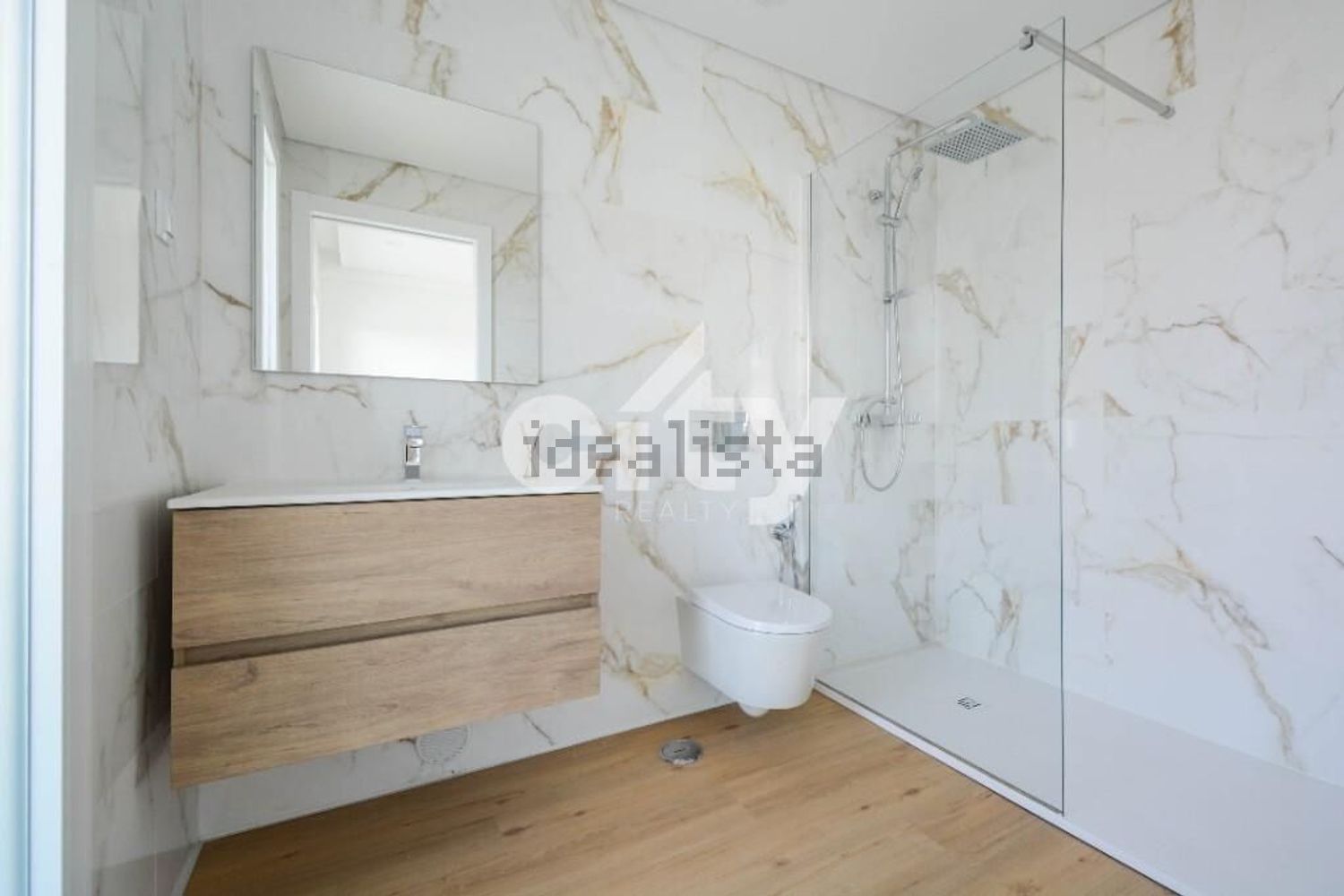 公寓 t3出售在Rua Doutor Sabino Galrão - 卫生间