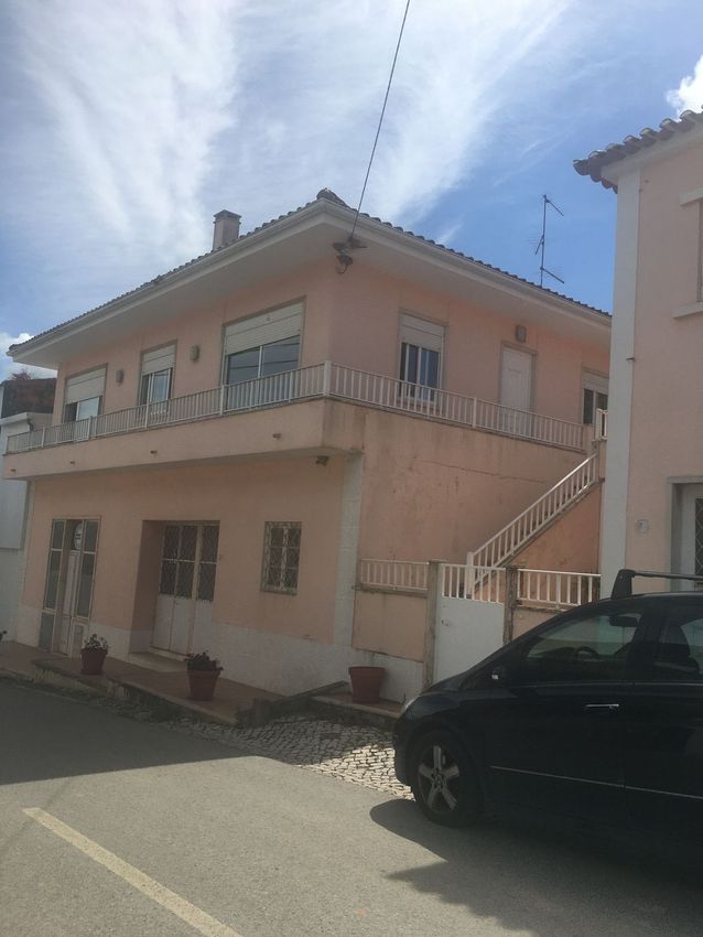 出租小楼房在Rua Bernardo Martins, 36