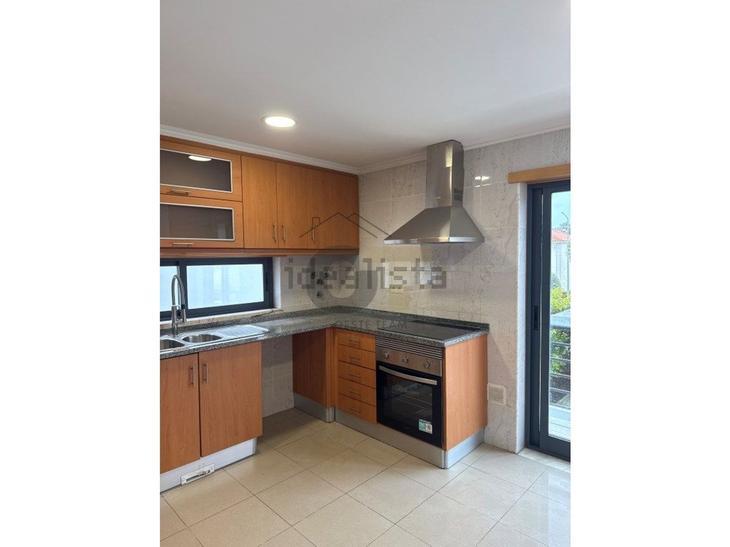 小楼房或独栋别墅出售在Rua Pulido Valente, 14 - 厨房