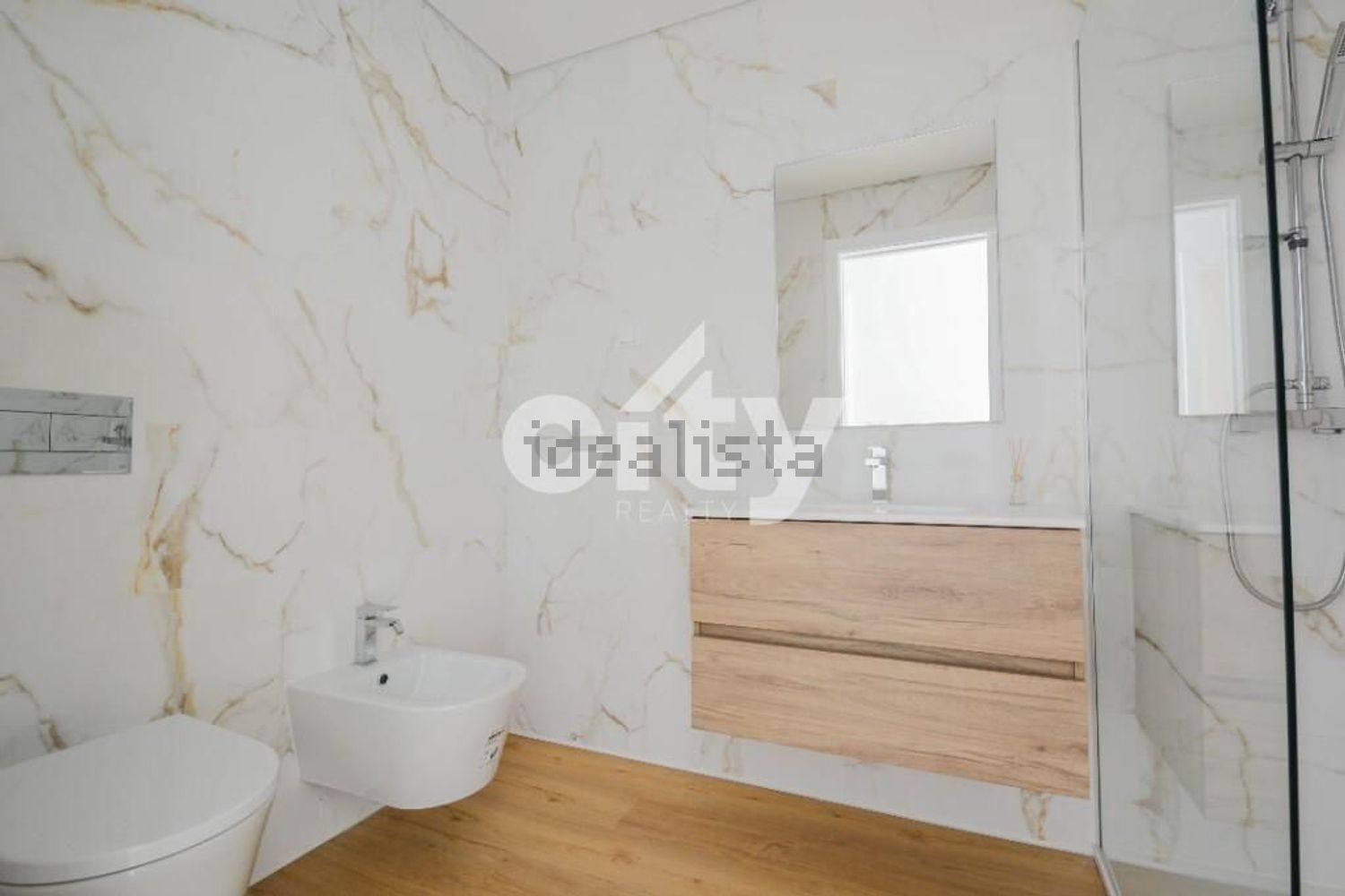 公寓 t3出售在Rua Doutor Sabino Galrão - 卫生间