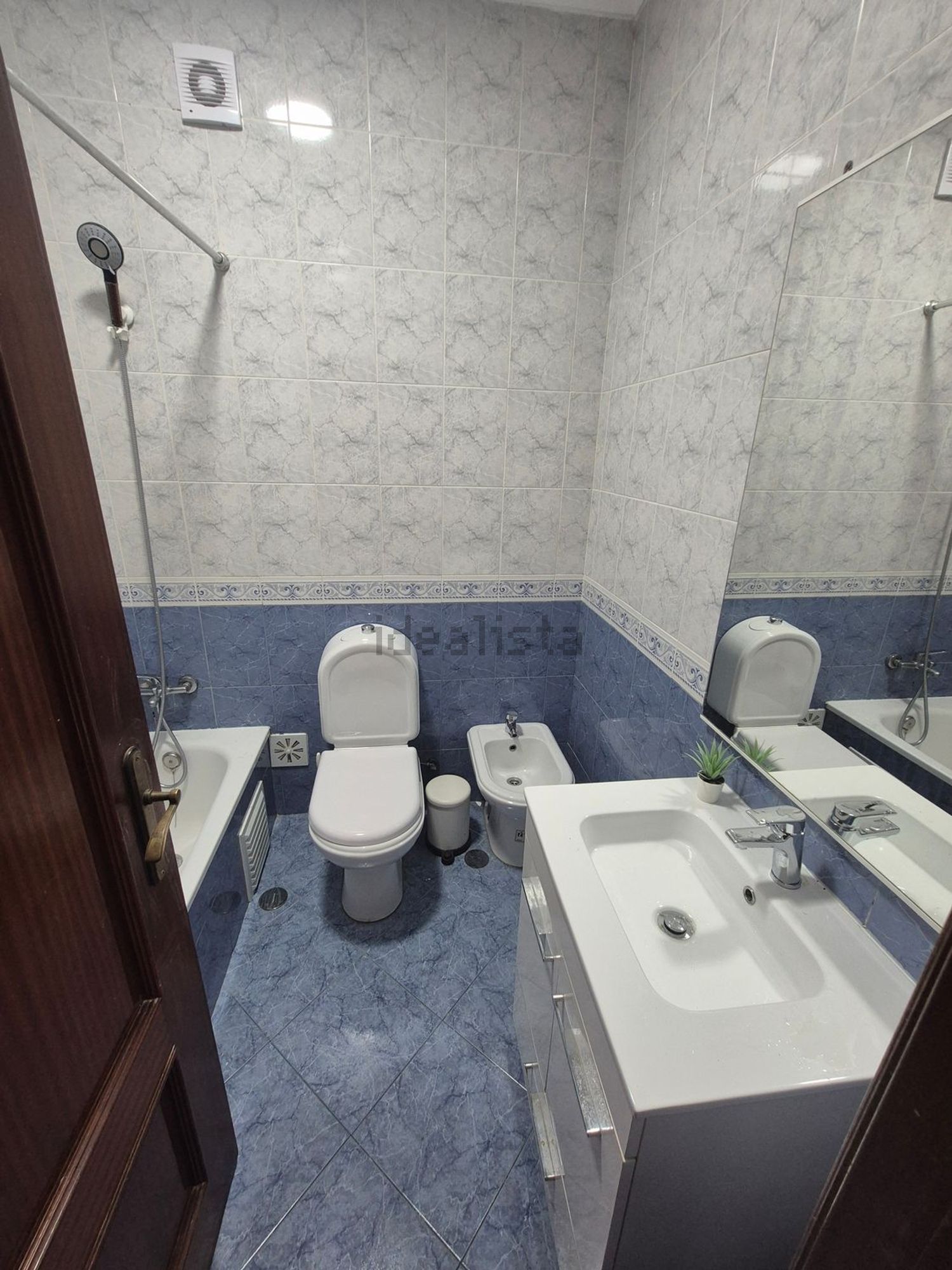 出租公寓 t2在Rua Engenheiro Quartin Graça, 18 - 卫生间