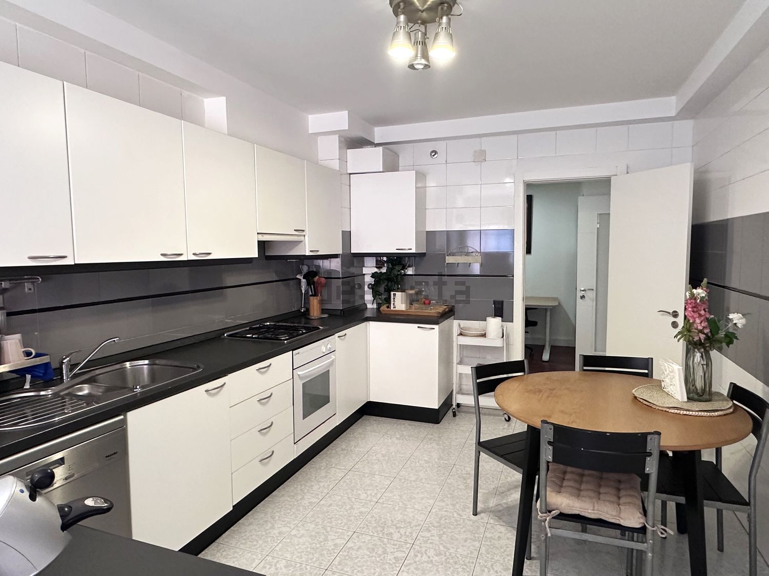 出租公寓 t2Calçada do Poço, 2 - 厨房