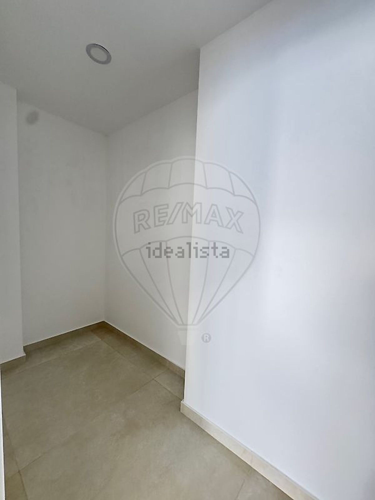 小楼房或独栋别墅出售在Alameda Miguel Torga - 居住