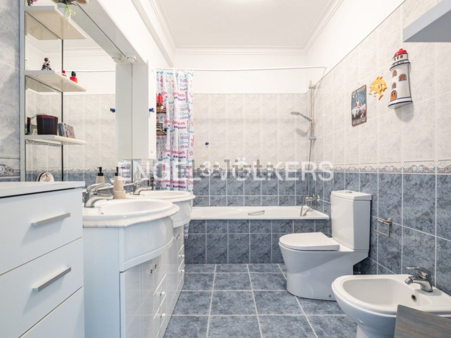 小楼房或独栋别墅出售在Caparica e Trafaria - 卫生间