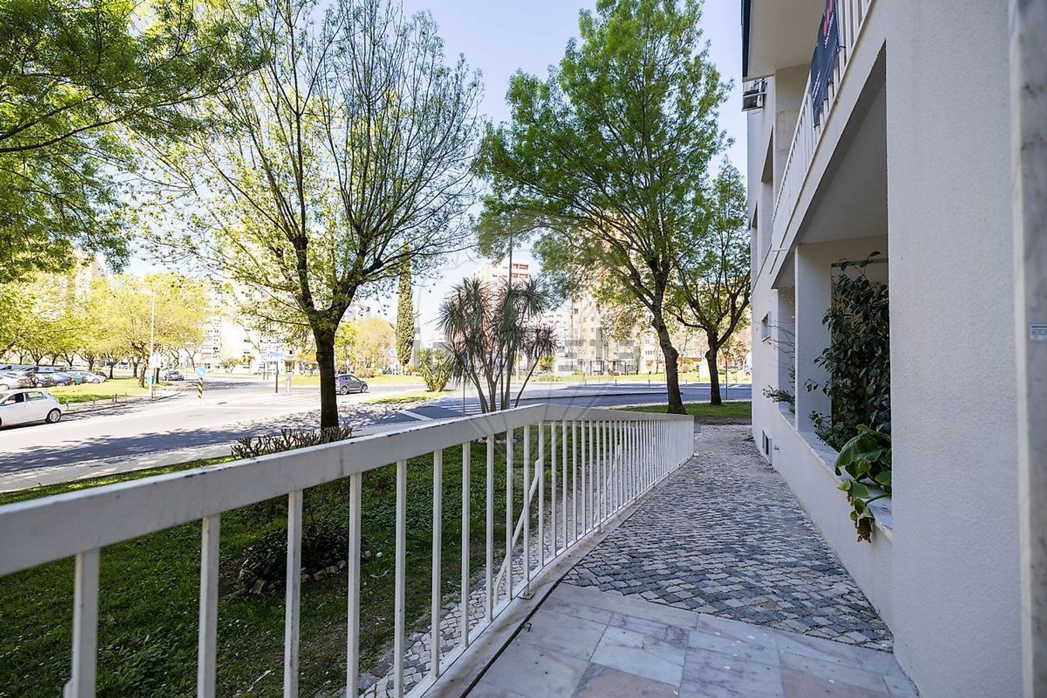 公寓 t3出售在Avenida Ruy Luís Gomes - 外立面