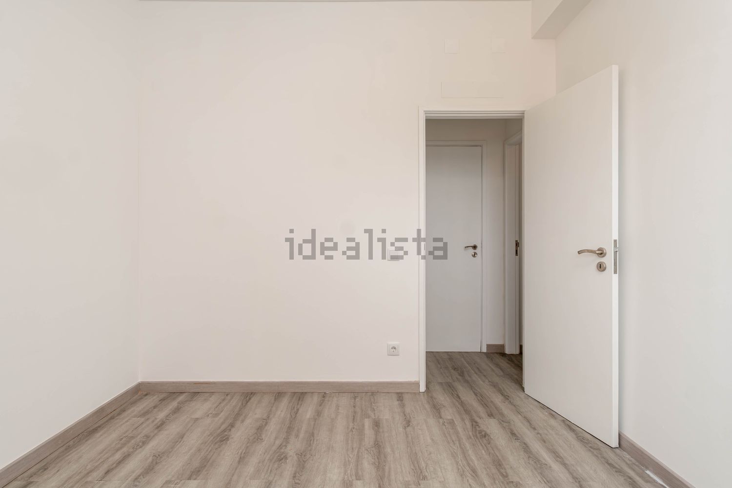 公寓 t3出售在Praça Rainha Santa - 居住