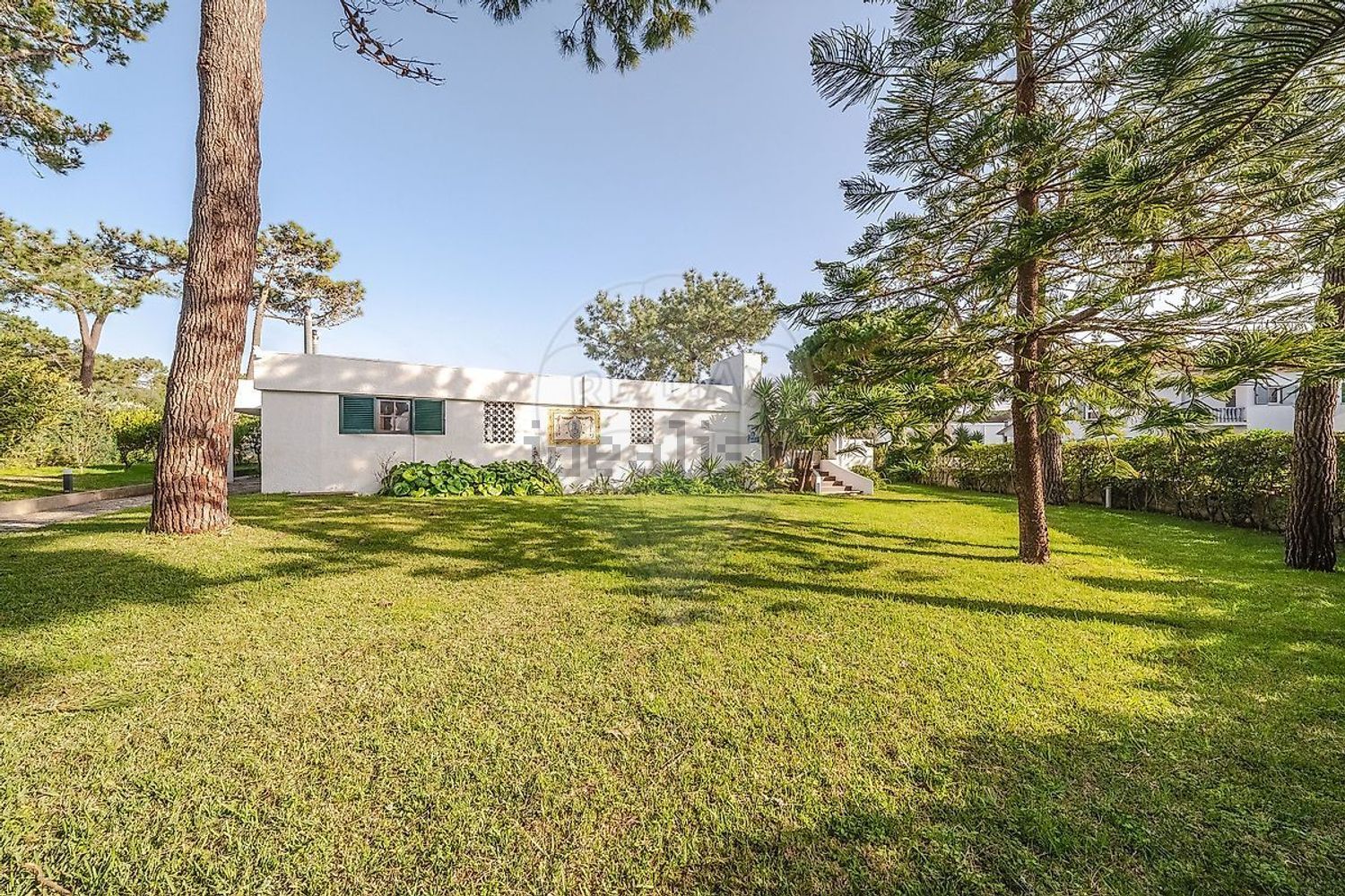 小楼房或独栋别墅出售在Rua das Corredouras - 外立面