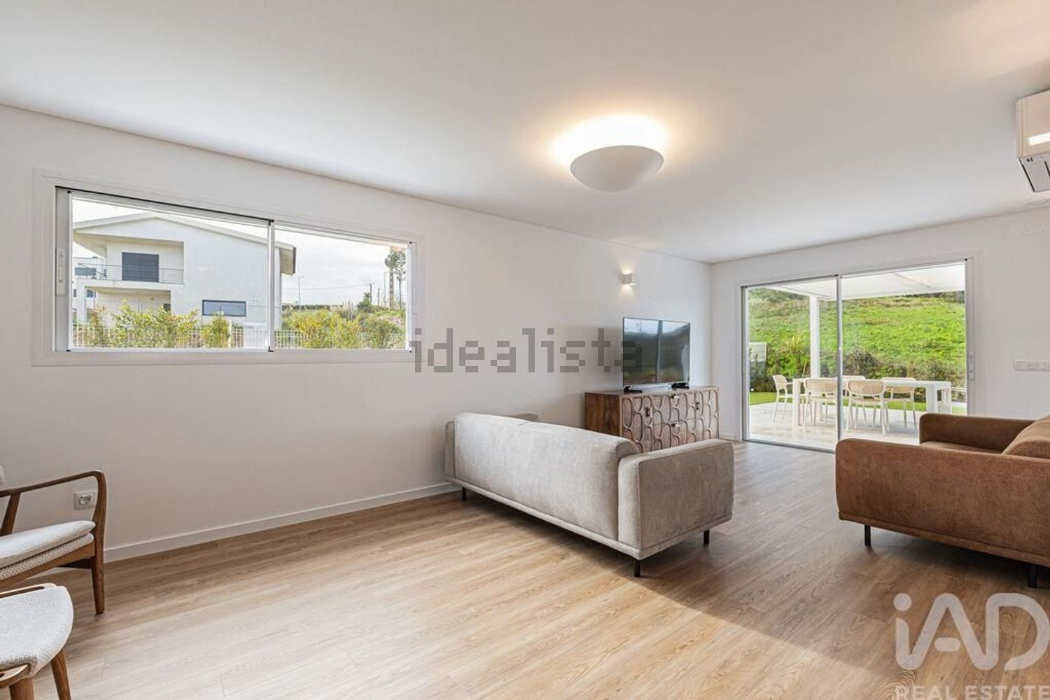 小楼房或独栋别墅出售在Santo Isidoro - 客厅