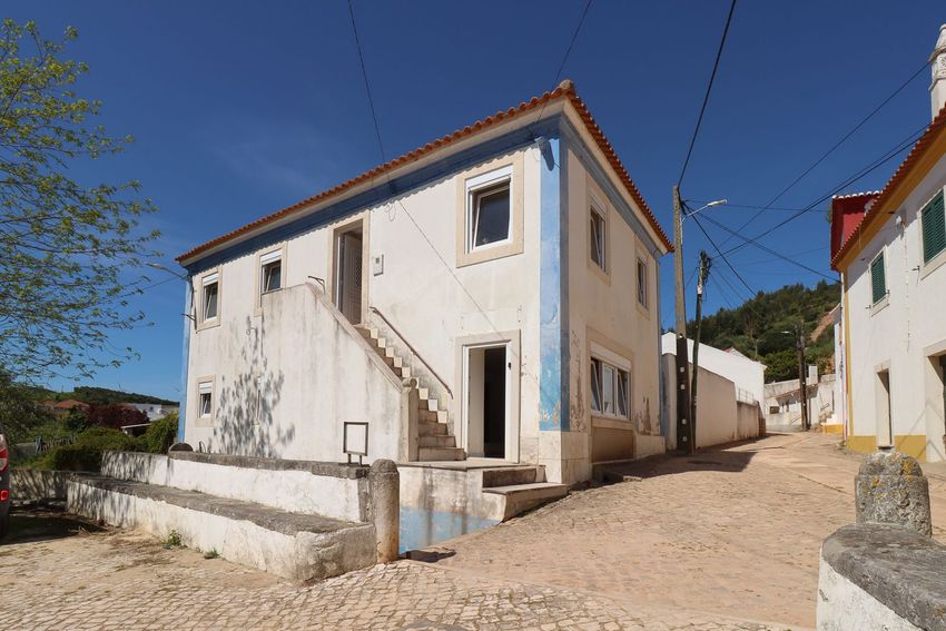 小楼房或独栋别墅出售在Rua do Pocinho