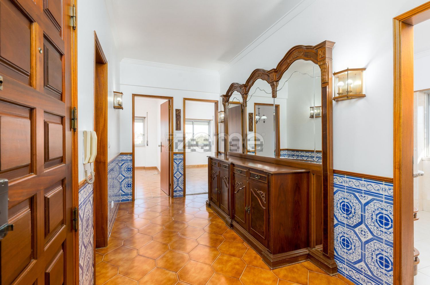 公寓 t2出售在Rua Movimento das Forças Armadas, 32 - 前厅