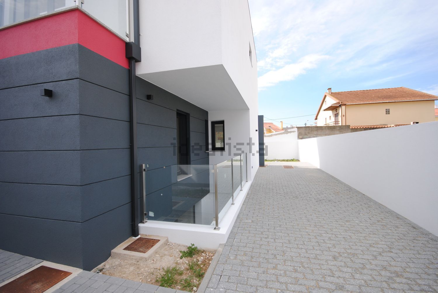 双拼别墅出售在Rua das Flores - 外立面