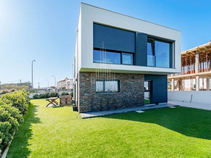 小楼房或独栋别墅出售magoito