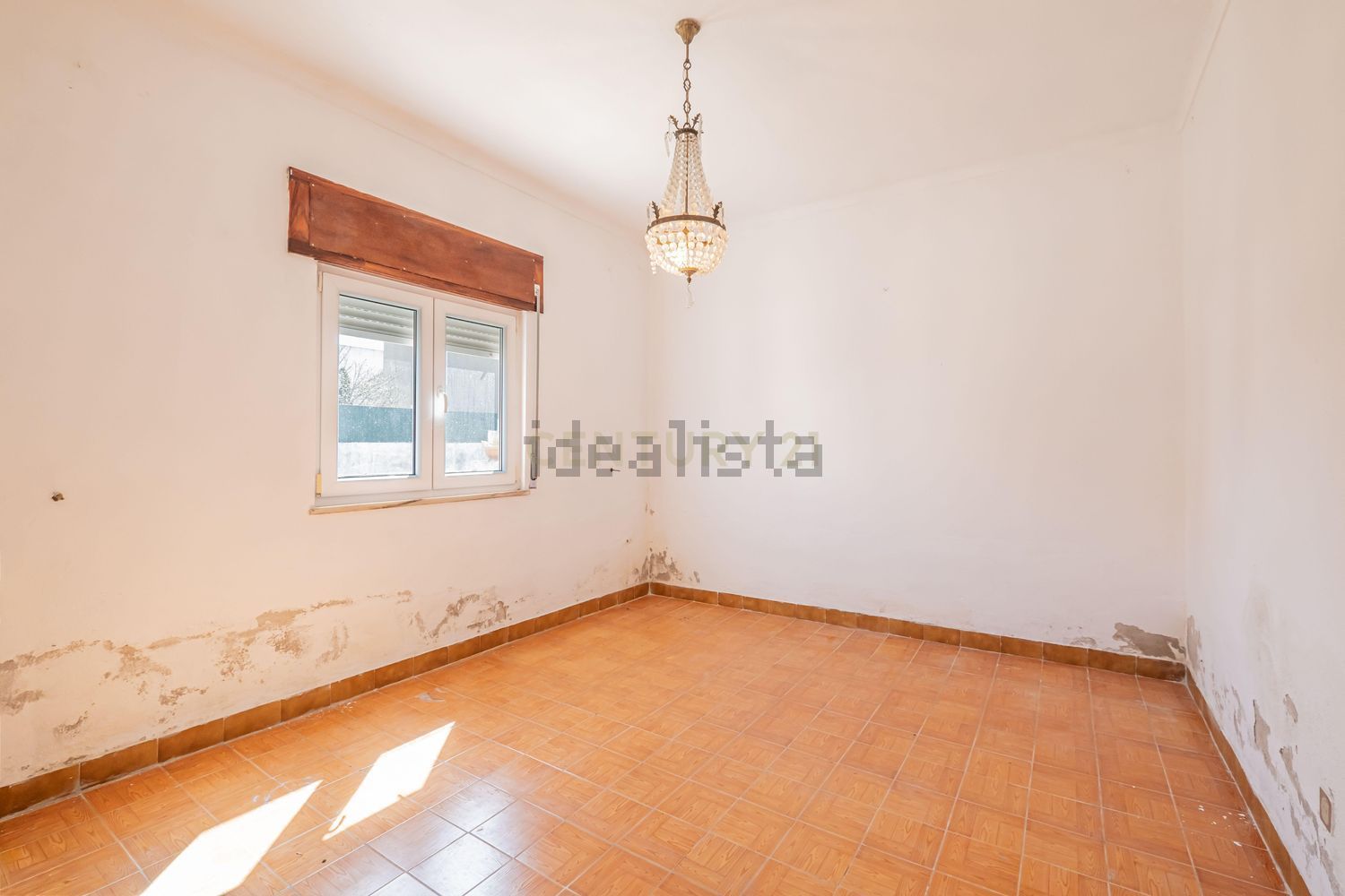 小楼房或独栋别墅出售在Rua General Humberto Delgado, 6 - 居住