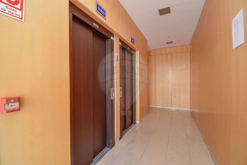 公寓 t3出售在Rua Xavier de Araújo, 14