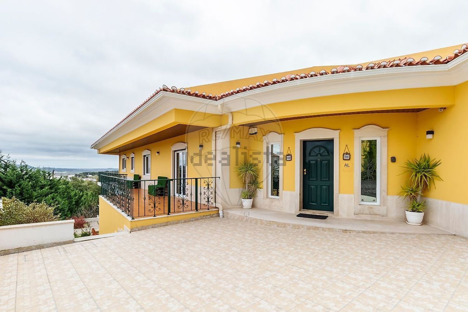 小楼房或独栋别墅出售在Estrada de Paços - 外立面