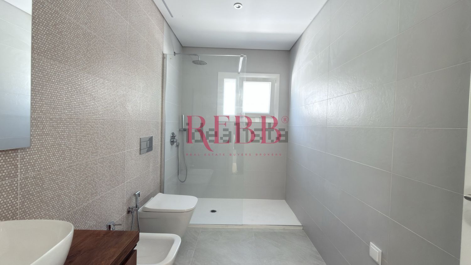 小楼房或独栋别墅出售在Rua Almada Negreiros - 卫生间