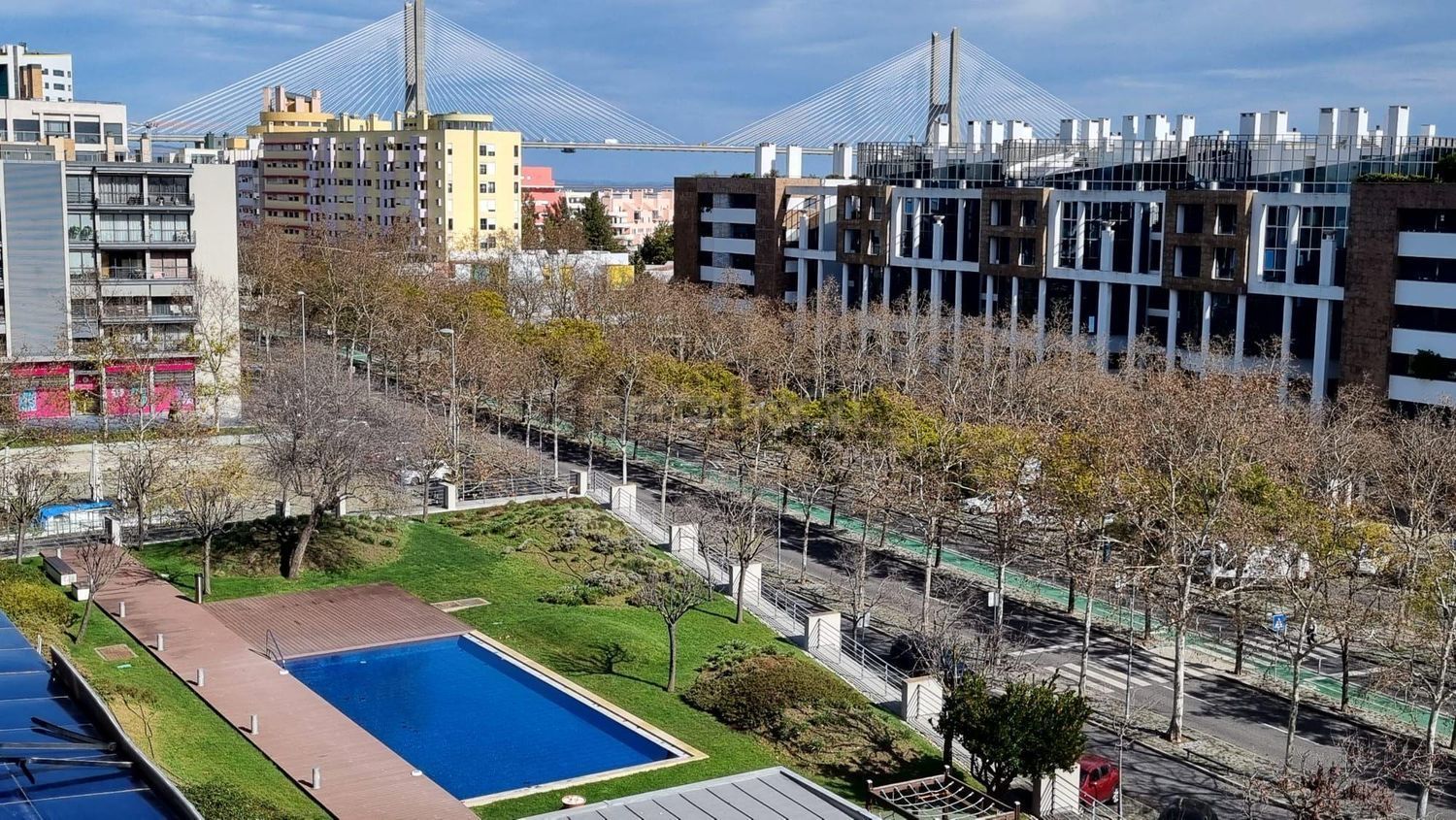 公寓 t4出售在Expo Norte - 游泳池