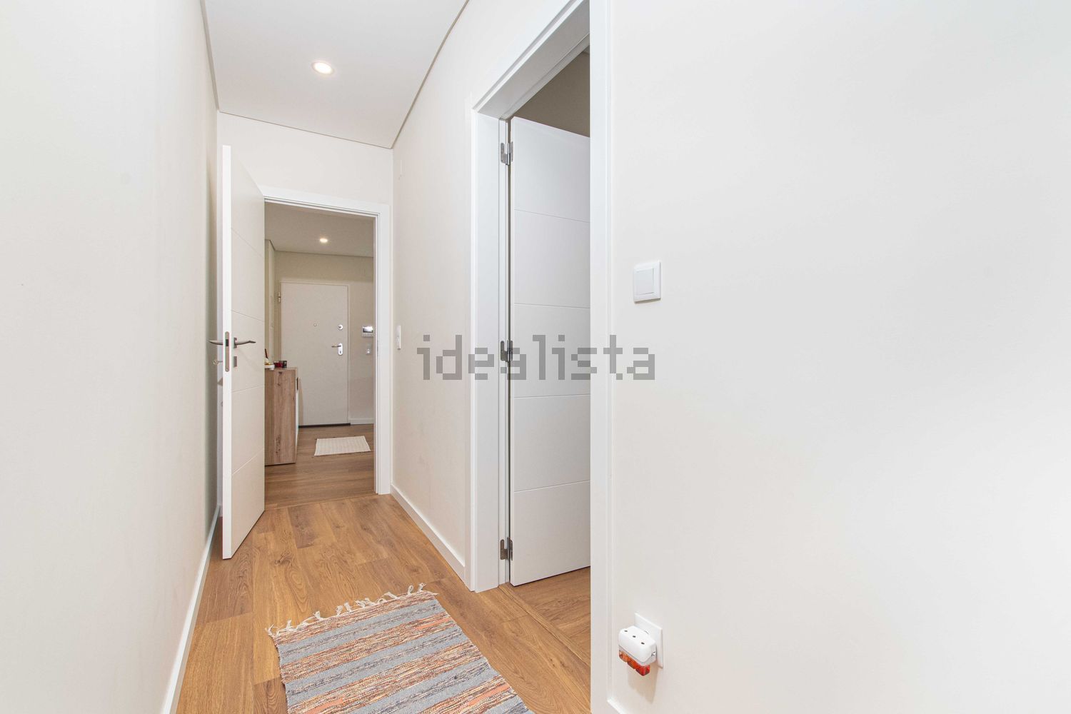 公寓 t2出售在Praça 1º de Maio, 4 - 前厅