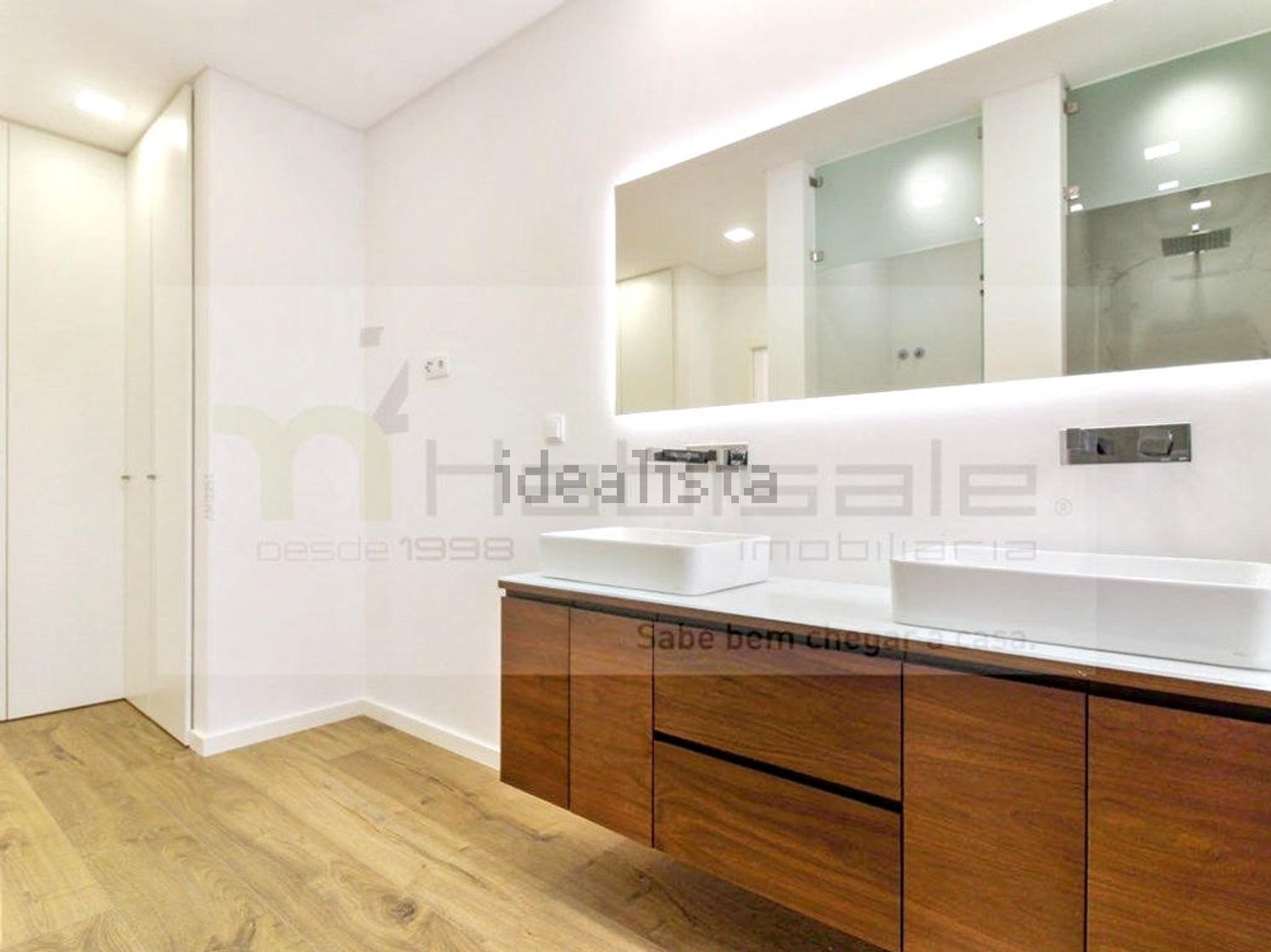 小楼房或独栋别墅出售在Rua Marechal Craveiro Lopes, 43 - 卫生间