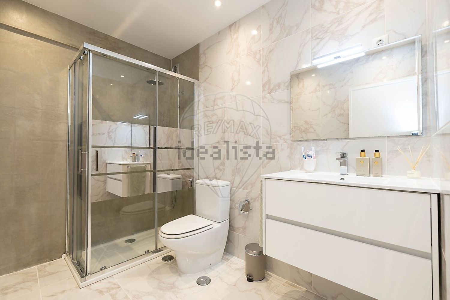 出租公寓 t2在Praceta João de Deus - 卫生间