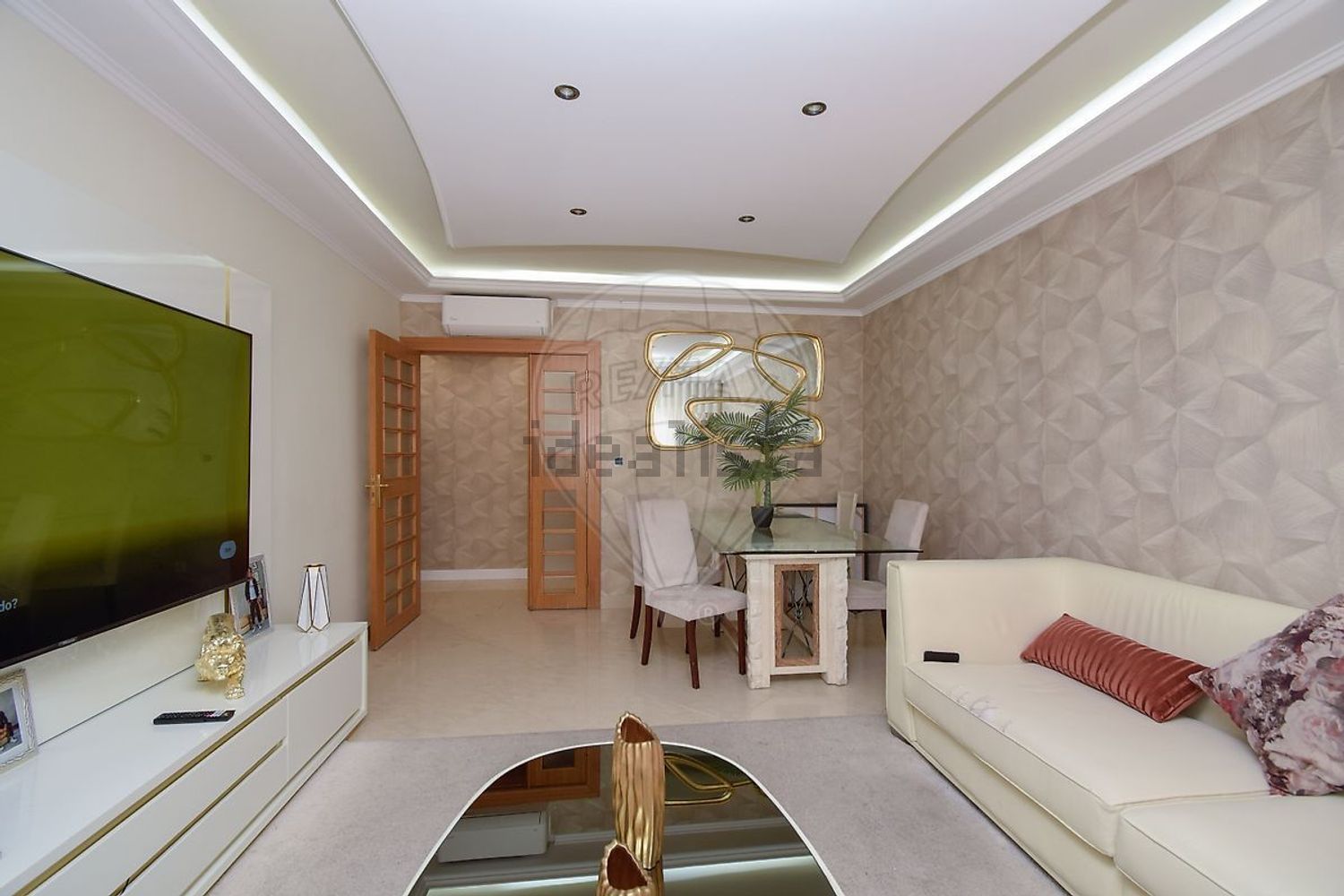 公寓 t3出售在Rua Heliodoro Salgado - 客厅