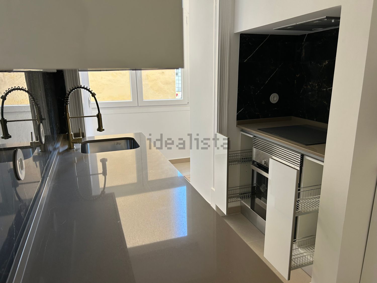 公寓 t3出售在Avenida General Roçadas, 105 - 厨房