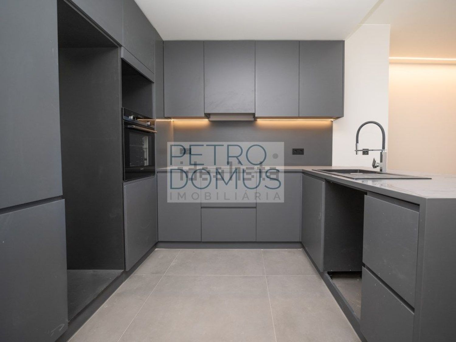 公寓 t2出售在Rua Padre Francisco António Ferreira - 厨房