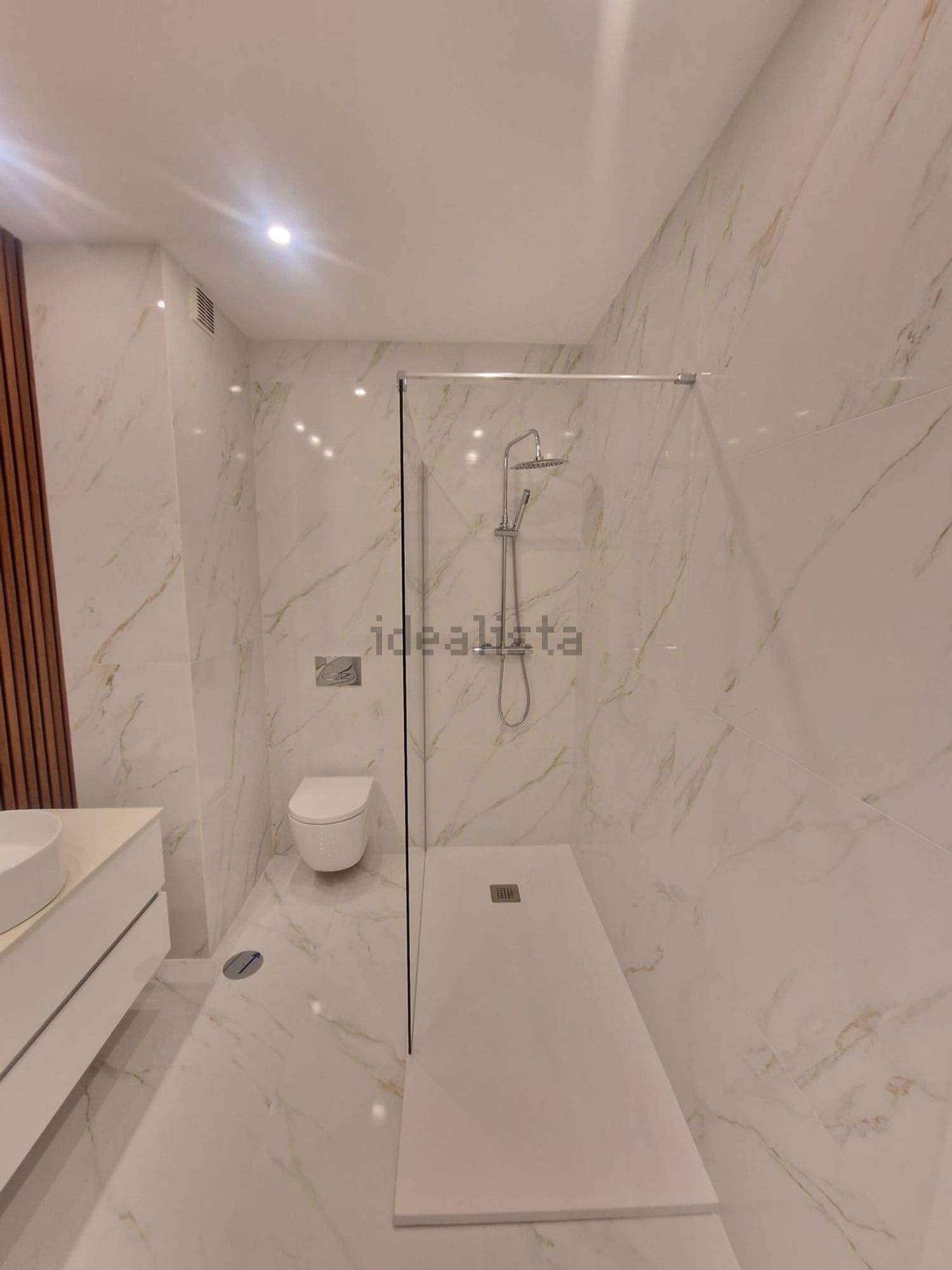 出租公寓 t3在Rua Movimento das Forças Armadas s/n - 卫生间