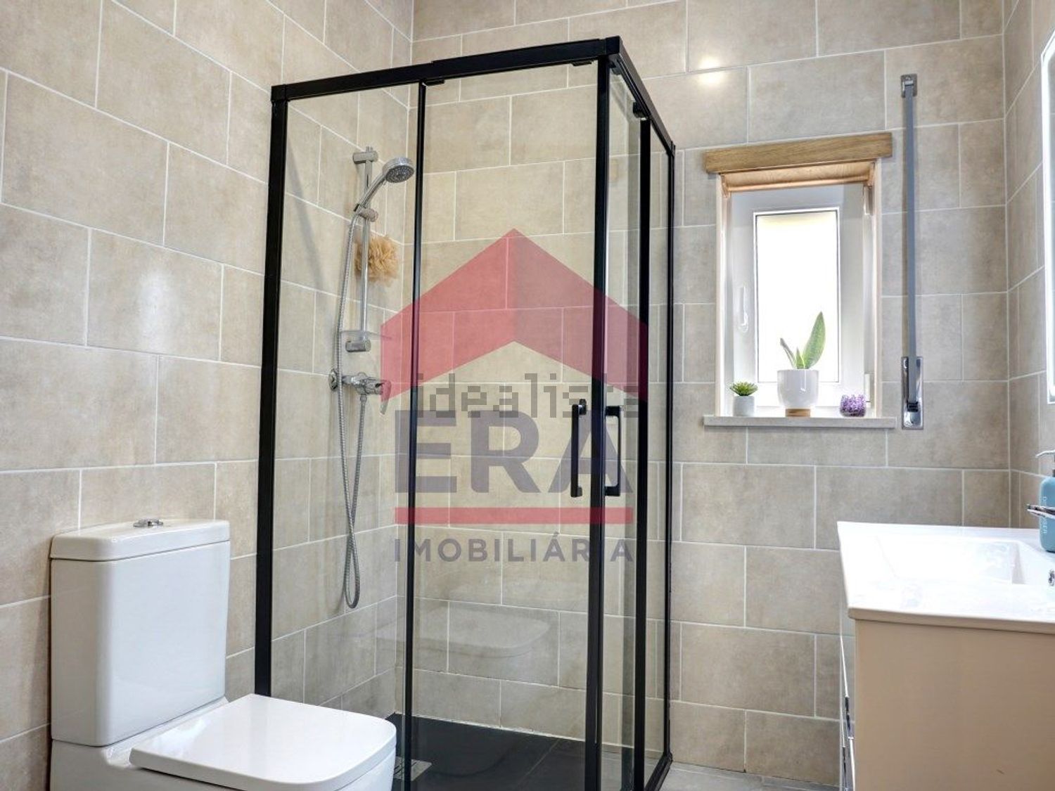 小楼房或独栋别墅出售在Rua do Picoto - 卫生间