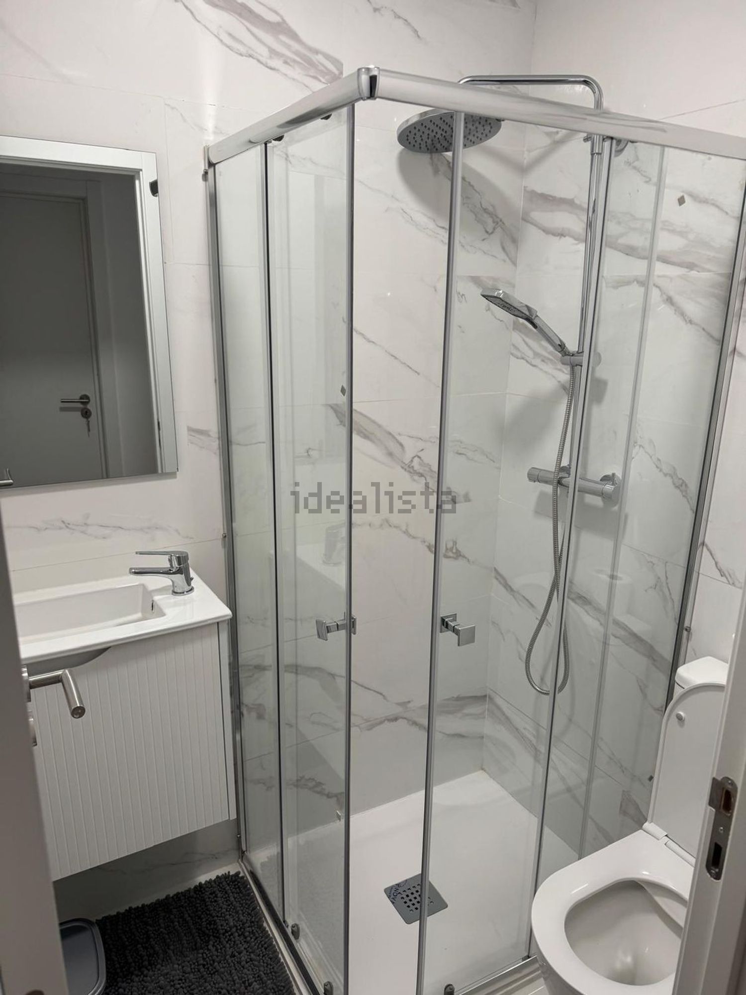 出租房间在Avenida Engenheiro Francisco de Lencastre Garrett, 30 - 卫生间