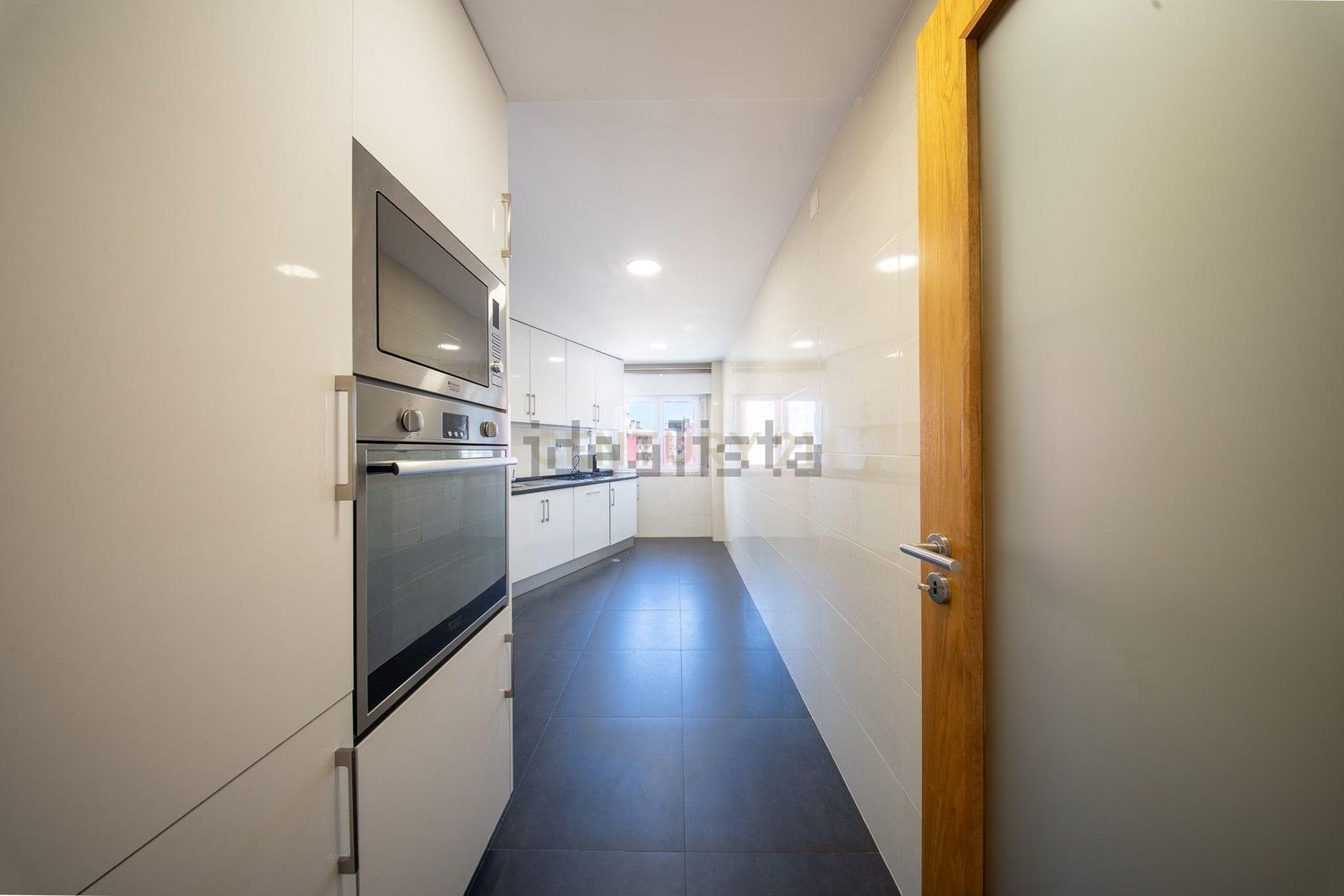 公寓 t3出售在Avenida Ruy Luís Gomes, 12 - 厨房