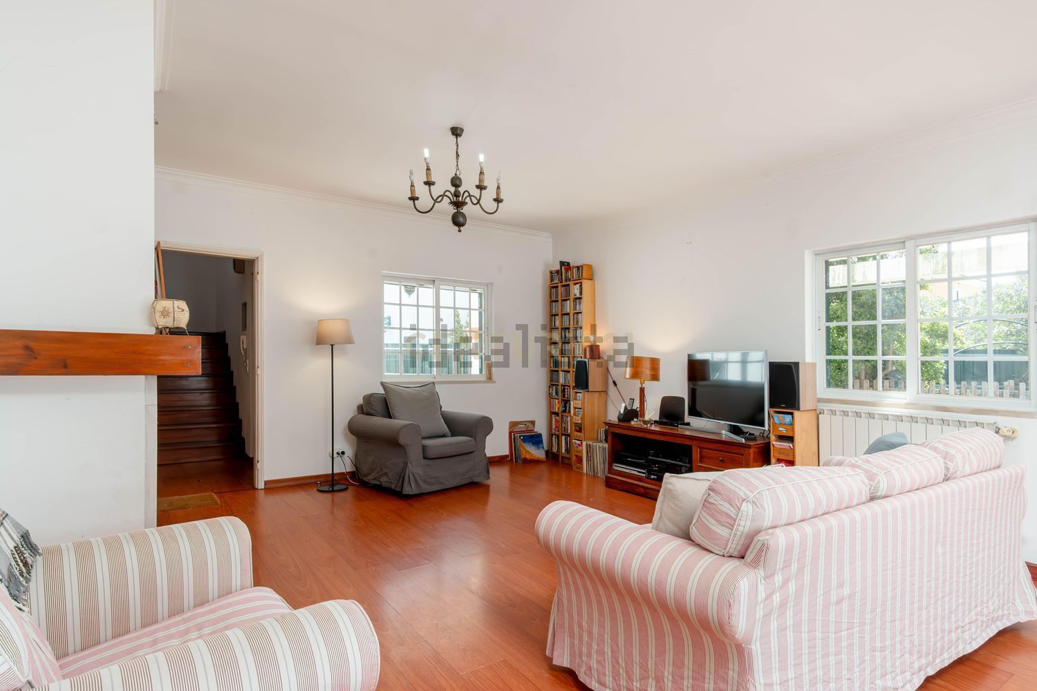 小楼房或独栋别墅出售在Rua das Bolotas s/n - 客厅