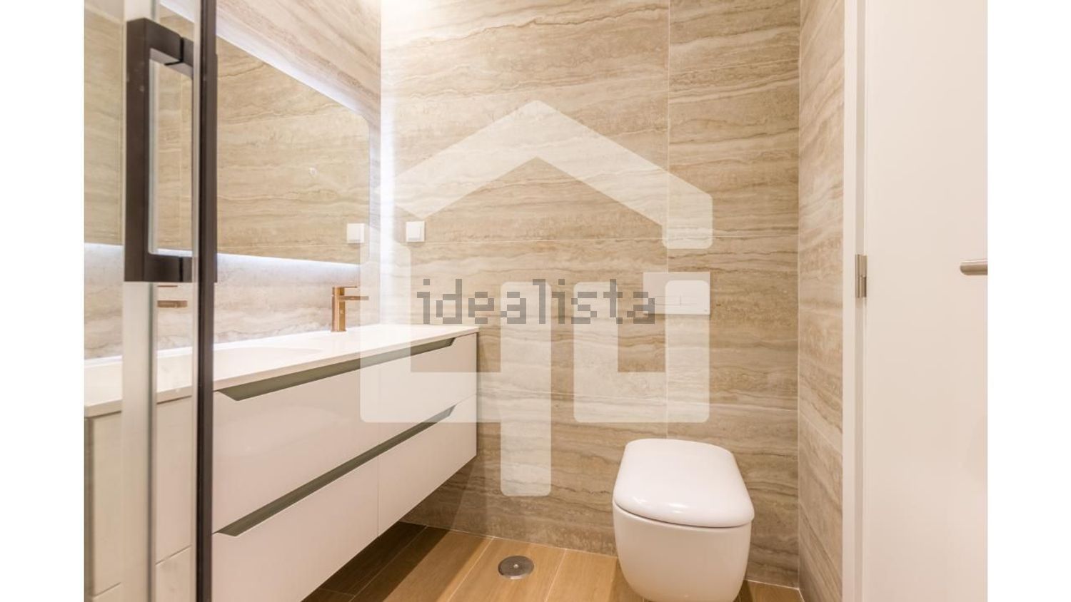 公寓 t2出售在Rua General Humberto Delgado s/n - 卫生间