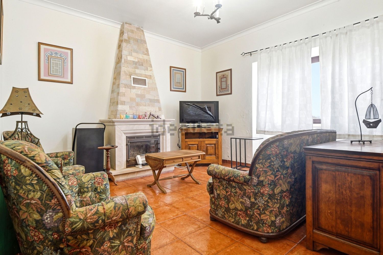 小楼房或独栋别墅出售在Rua do Bairro Novo - 客厅