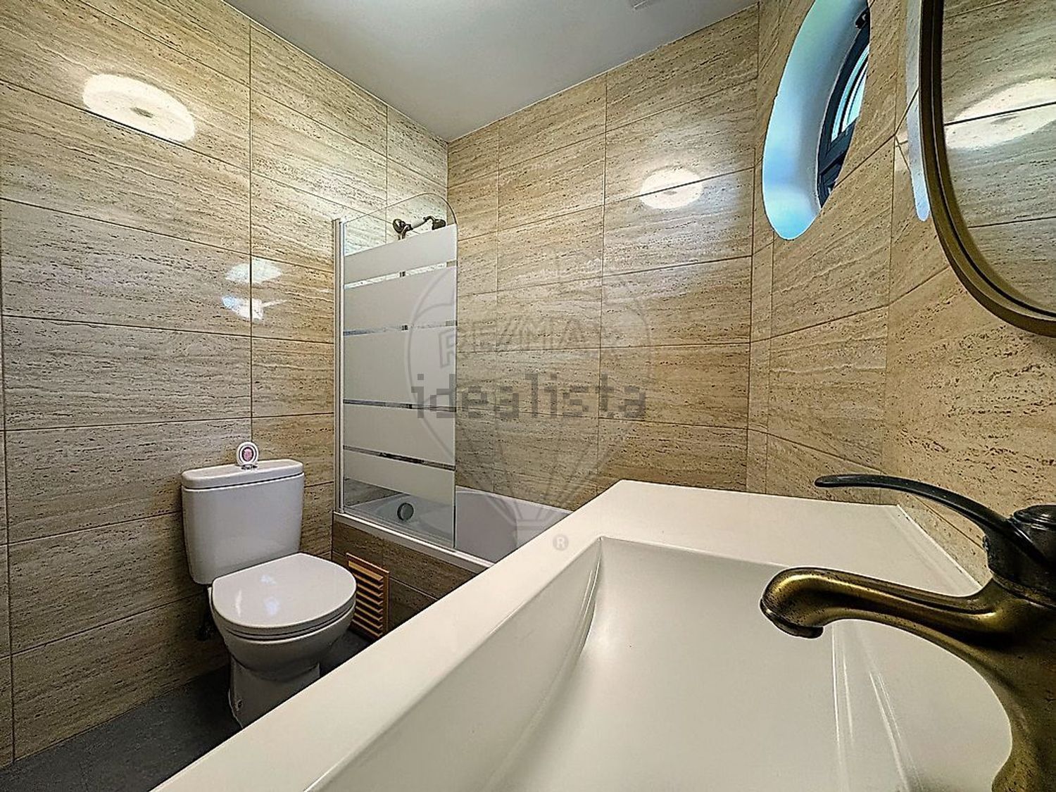 出租小楼房或独栋别墅在Rua Rosa Ramalho, 31 - 卫生间