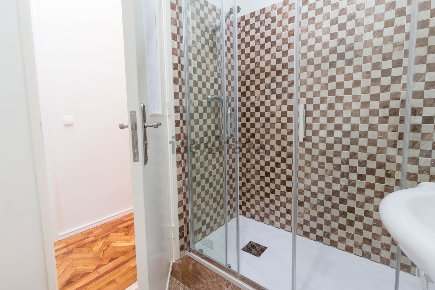 出租房间在Rua Elias Garcia, 160 - 卫生间