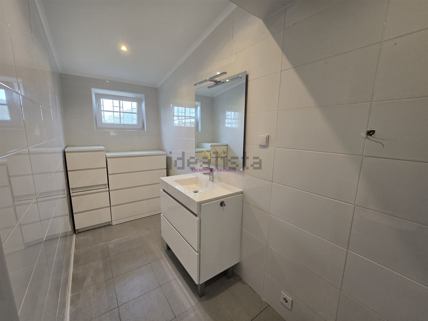 出租公寓 t1在Rua Delfim de Almeida Fernandes, 20 - 卫生间